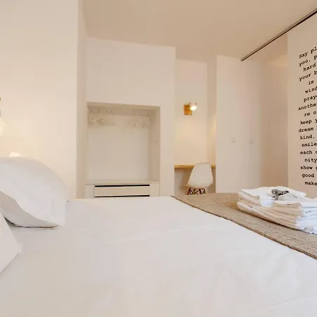 Апартаменти My Lx Flat Castle Alfama *